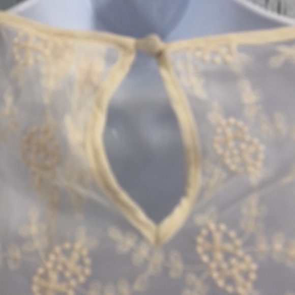 Adiva Sheer Lace Ruffled Top NWT Medium - Picture 6 of 10